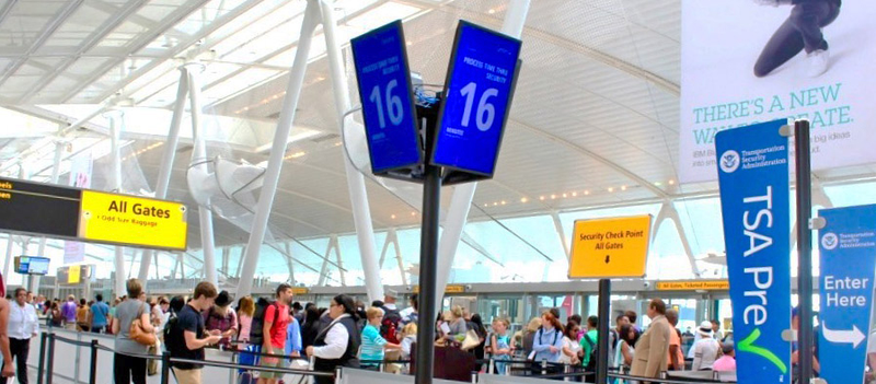 Illustration for article titled JFK Now Tracks Passengers' Cellphones to Predict Airport Wait Times